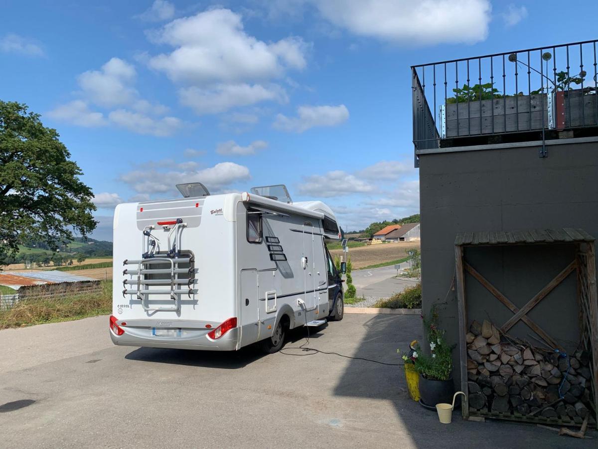 C&C Motorhome/Rv/Caravan/Van Park La Sonnaz Bagian luar foto