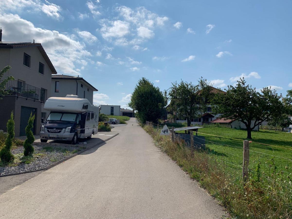 C&C Motorhome/Rv/Caravan/Van Park La Sonnaz Bagian luar foto